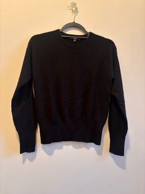 Uniqlo Black Women's Crewneck Sweater